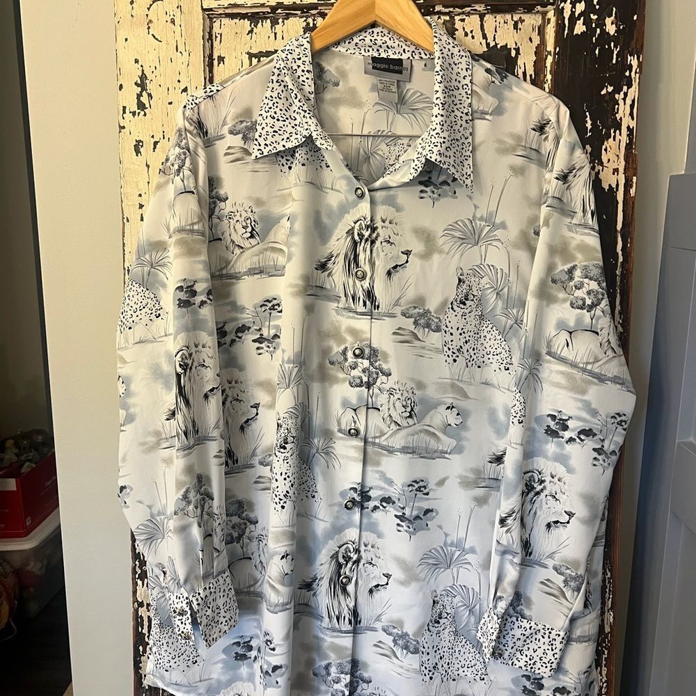 Maggie Barnes Monochrome Big Cat Animal Print Blouse. Women’s size 22.